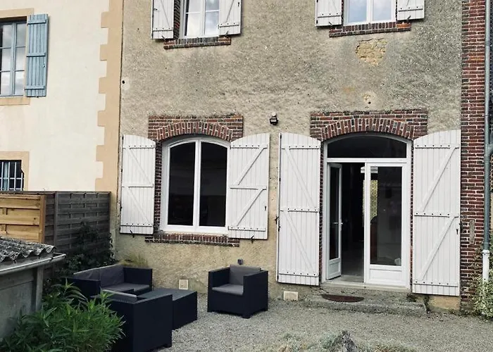 Pomme De Pin 度假居